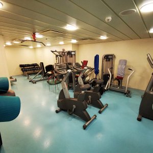 Cruise-ship-crew-gym-on-Aida-Diva.jpg