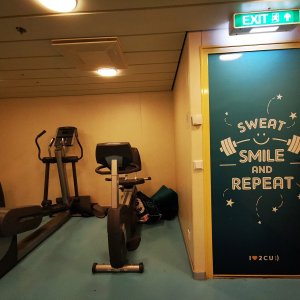 Cruise-ship-crew-gym-on-Aida-Diva-door-sign.jpg