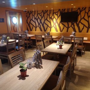 Aida-Prima-Crew-Restaurant-Dining-Area_0.jpg