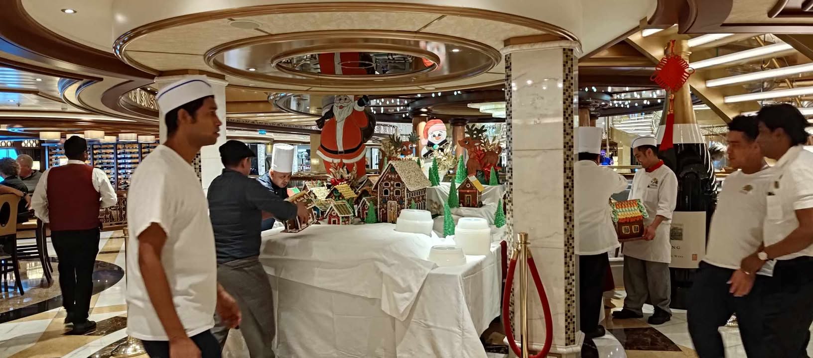 Majestic princess holiday decorations (10).jpg